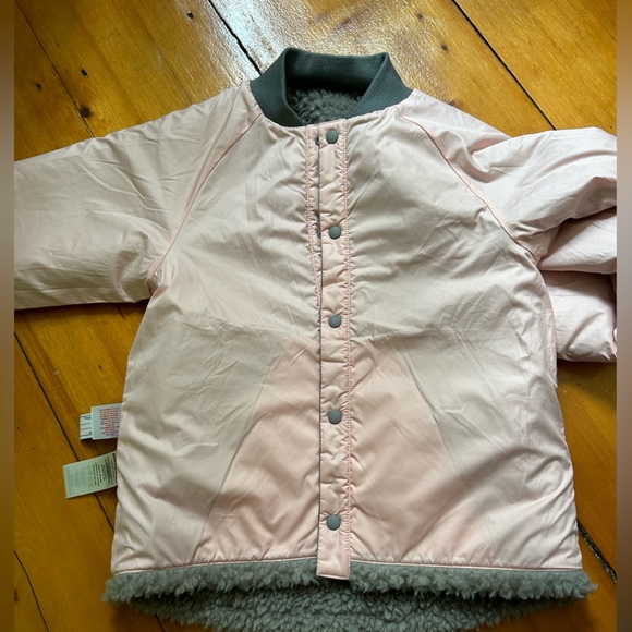 Nearly new Patagonia girls shearling reversible bomber jacket .  M/10 ECU - Picture 2 of 6